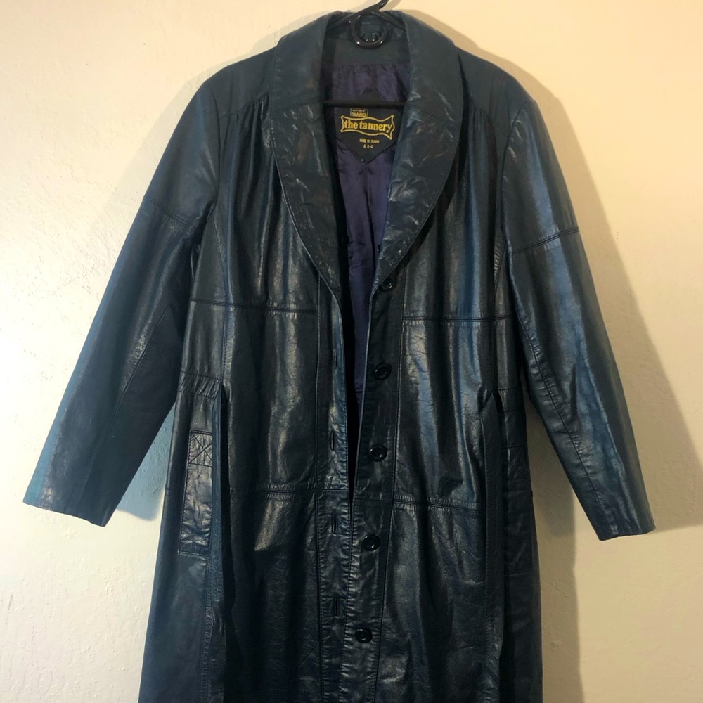 THE TANNERY Real Leather Trench Coat with waist tie, button up, & pockets